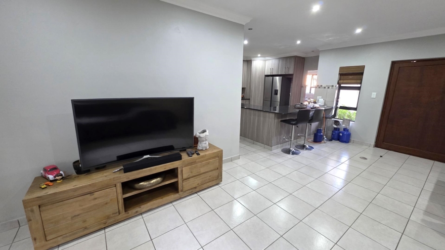 To Let 3 Bedroom Property for Rent in Melodie North West